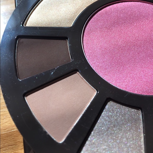 Rare Tarte Coral Crush Palette discontinued HTF New - Picture 4 of 7